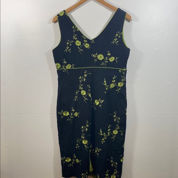 Vintage Linen blend Black V-Neck Sheath Midi Dress with Green Floral Embroidery - Picture 4 of 6